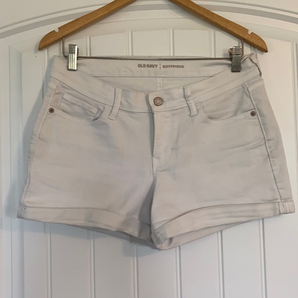 Old Navy Boyfriend Jean Shorts Size 6 - Picture 1 of 4